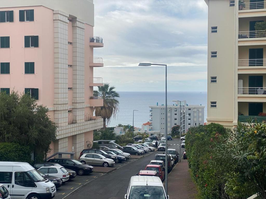 Elephant 2Br Apartment With Terrace, Side Sea View And Pool Access Funchal  Exterior photo